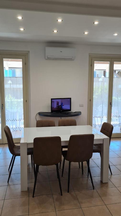 Appartamento Quadrivium Castelnuovo del Garda Bagian luar foto